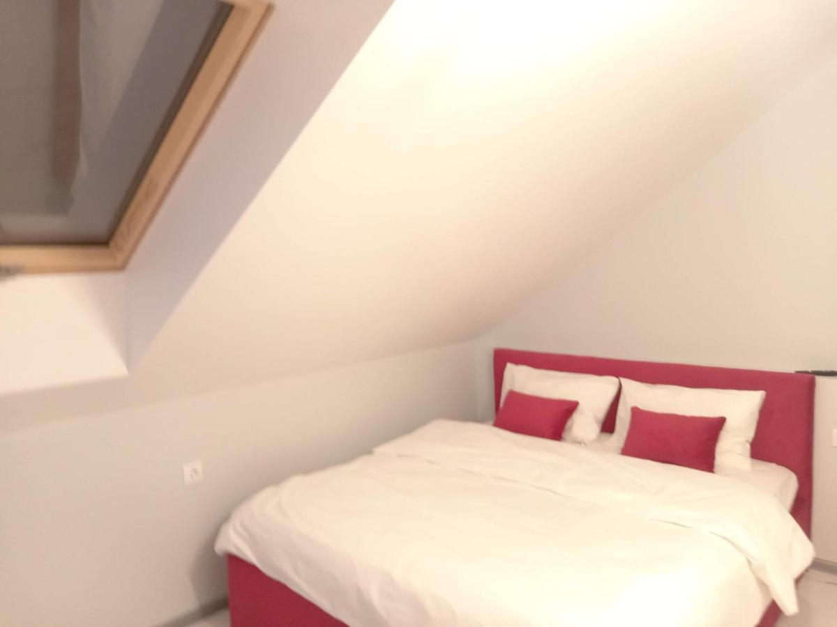 Pure Apartments Vip 5 Lviv Ngoại thất bức ảnh