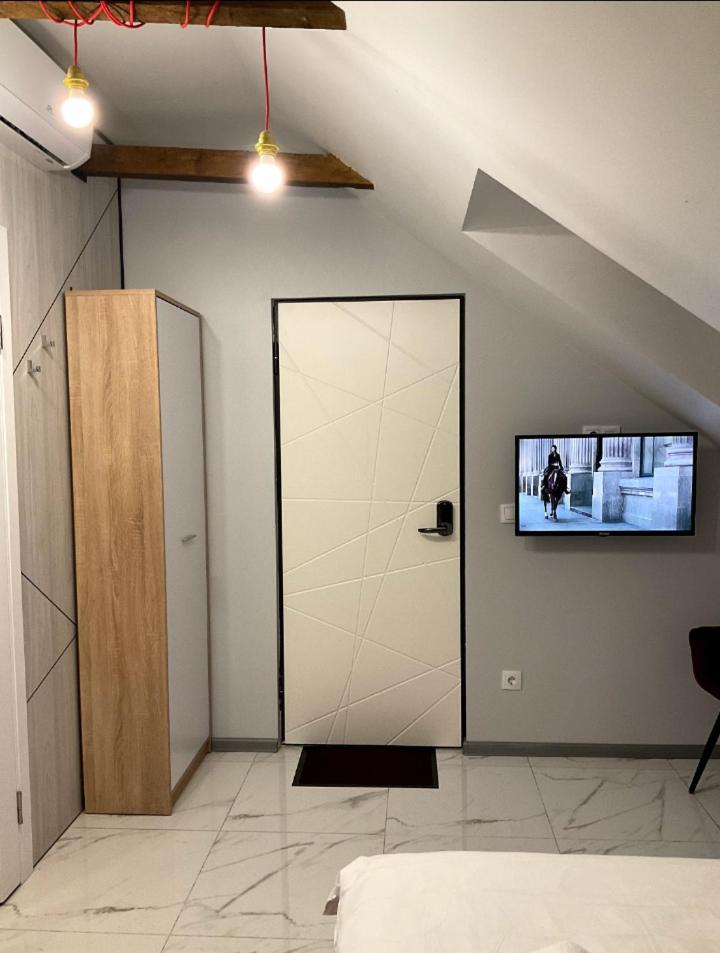 Pure Apartments Vip 5 Lviv Ngoại thất bức ảnh